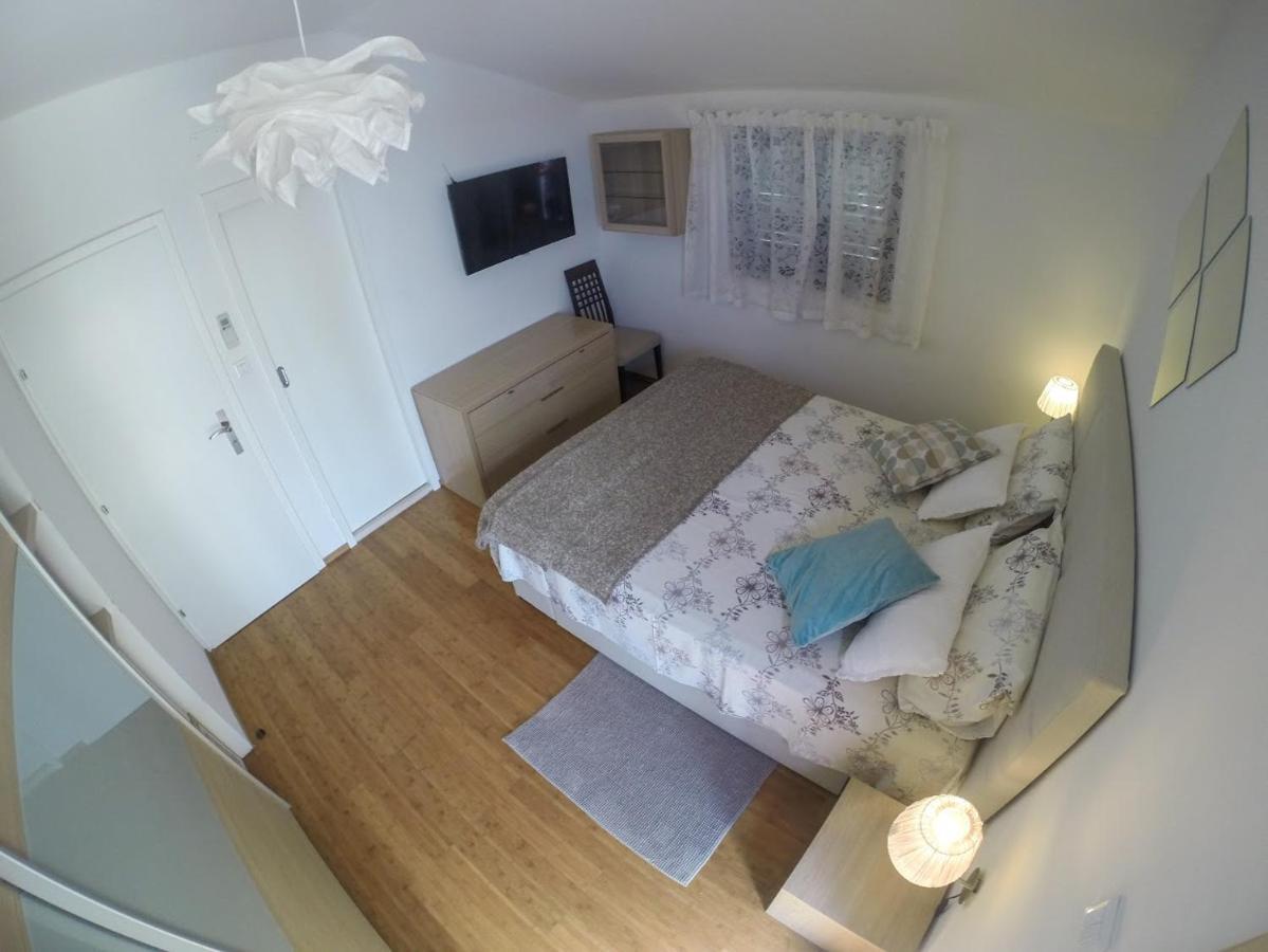 Apartment And Room Sveti Jakov 두브로브니크 외부 사진