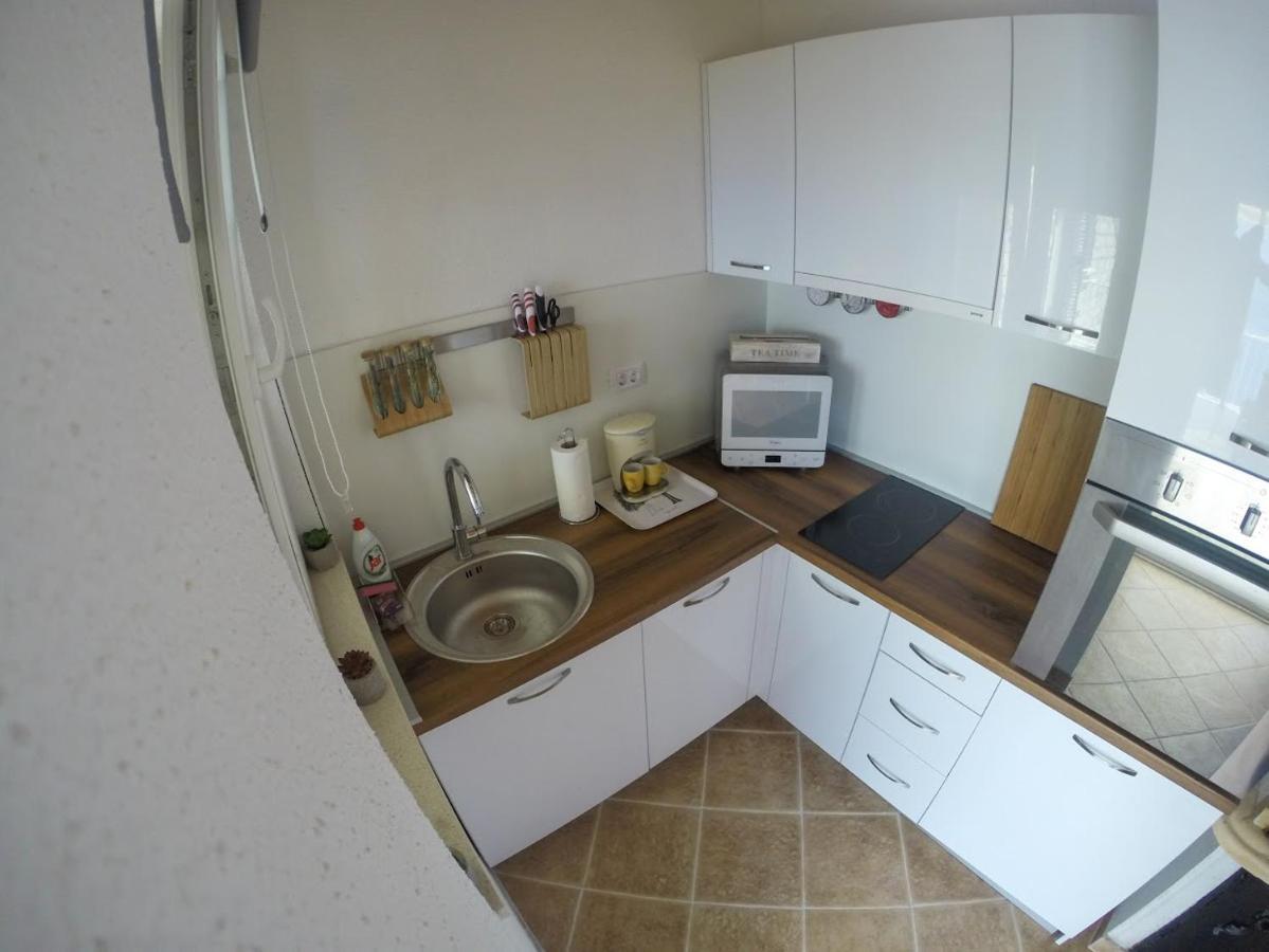 Apartment And Room Sveti Jakov 두브로브니크 외부 사진