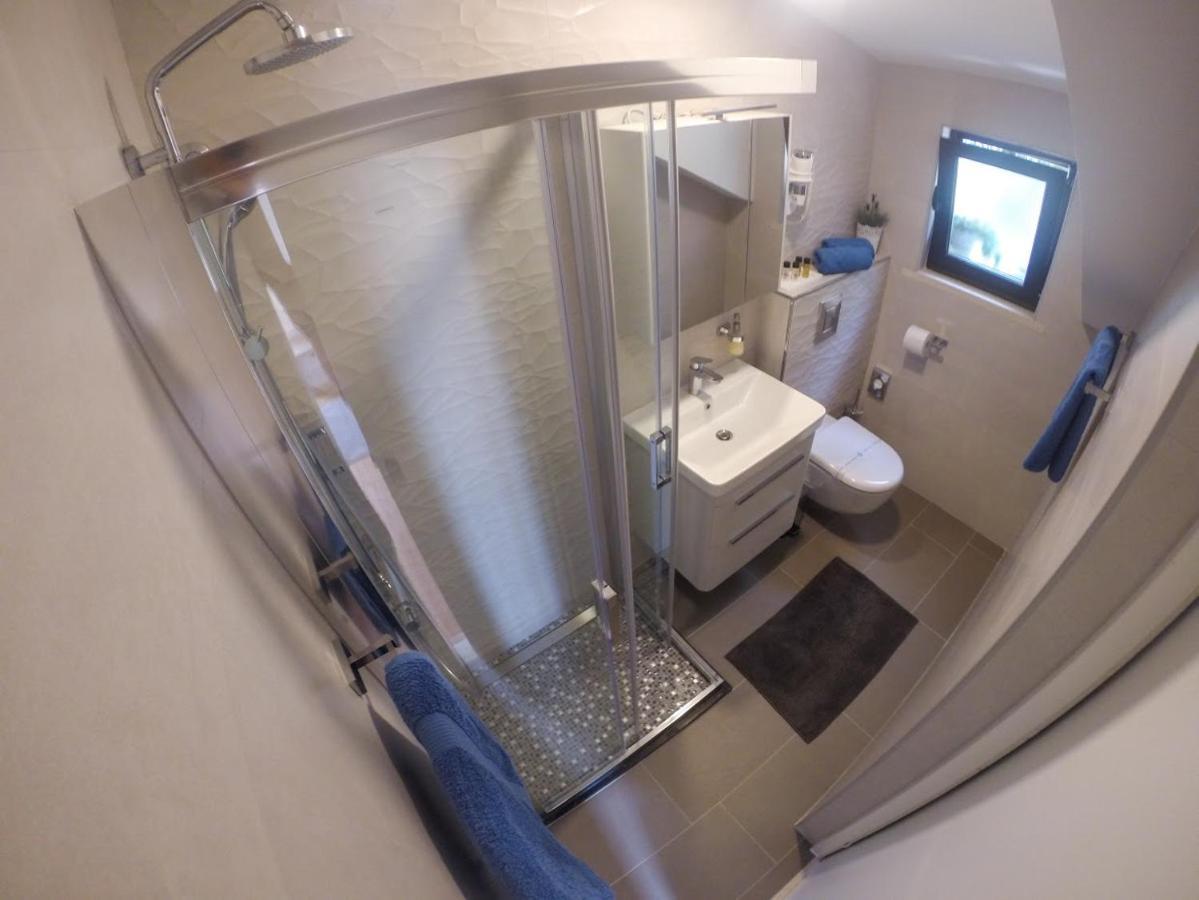 Apartment And Room Sveti Jakov 두브로브니크 외부 사진
