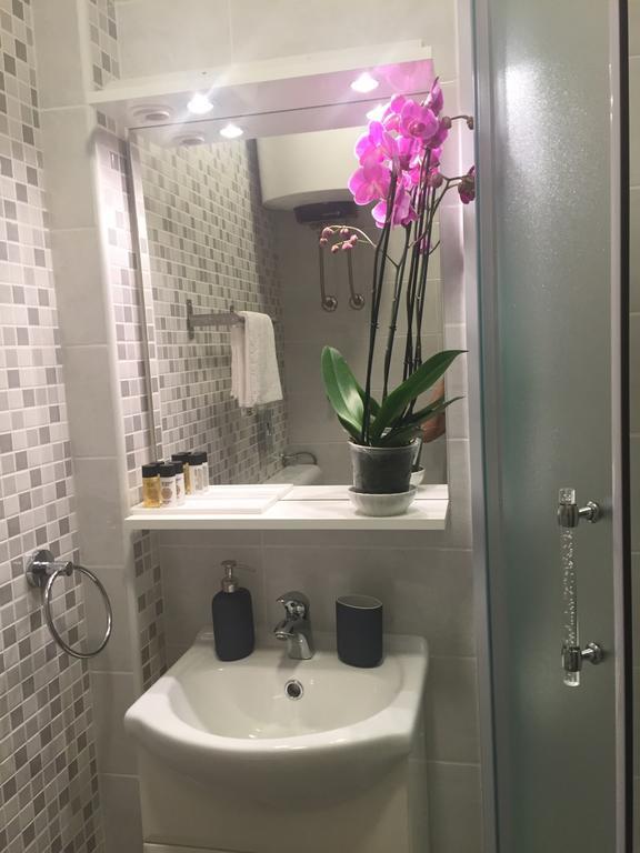 Apartment And Room Sveti Jakov 두브로브니크 외부 사진