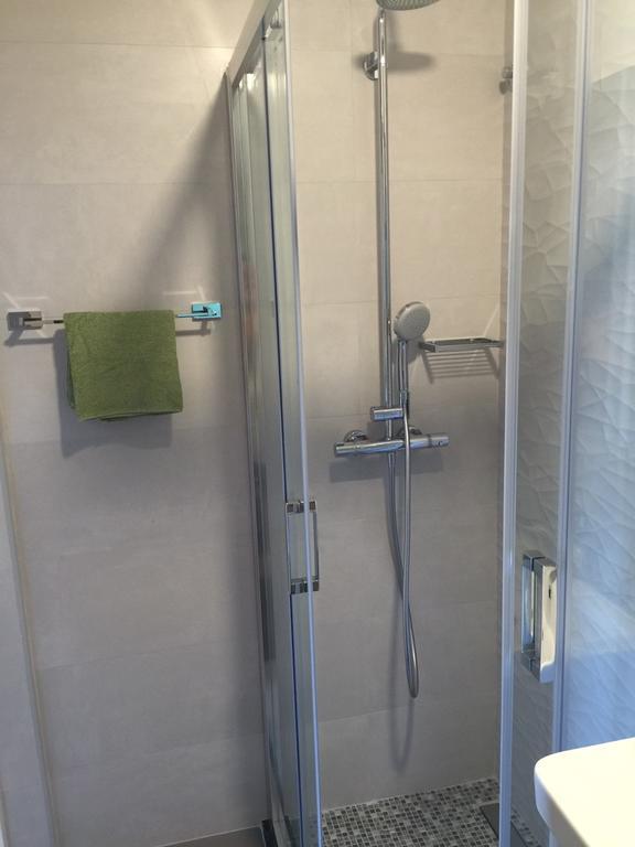 Apartment And Room Sveti Jakov 두브로브니크 외부 사진