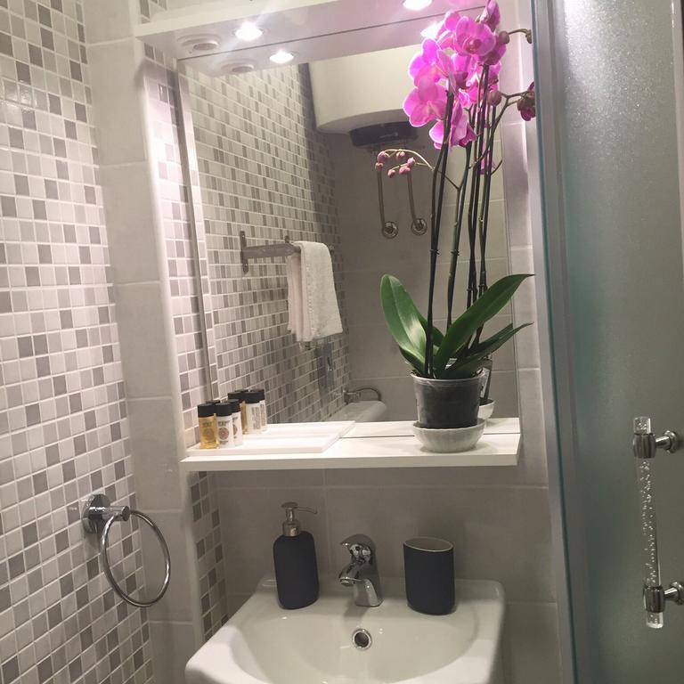 Apartment And Room Sveti Jakov 두브로브니크 외부 사진